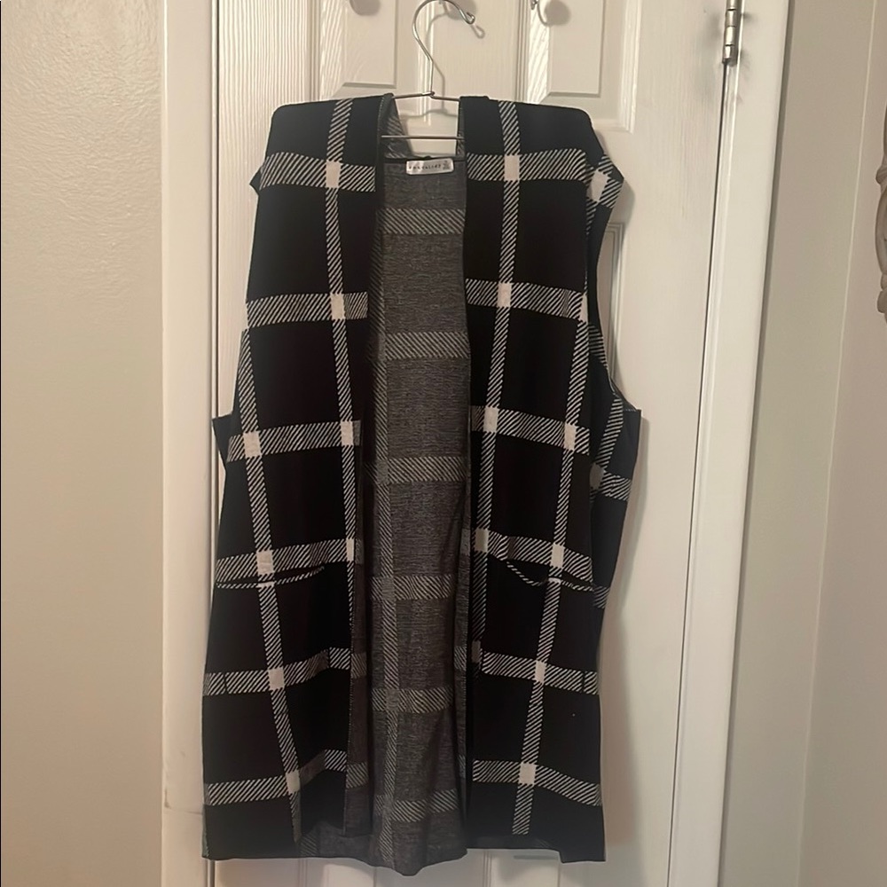 Plaid Black and White Open-Front Vest